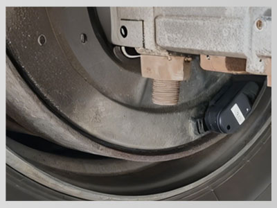 步骤1：清洁轮毂表面